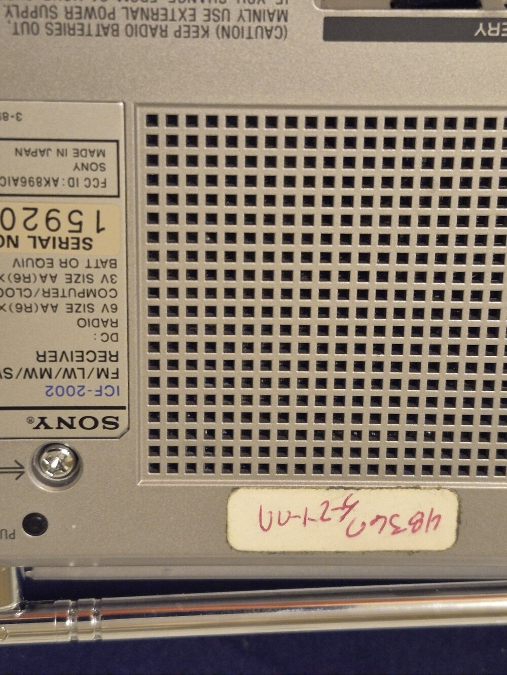 Vintage Sony Icf-2002 Radio - Picture 7 of 13